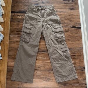 Hollister Womens Ultra High Rise Baggy Cargo pant